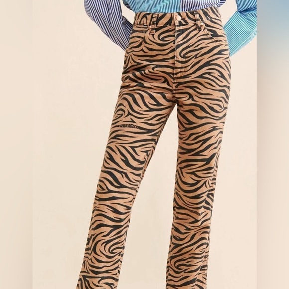 WRANGLER WOMEN'S HIGH RISE WILD WEST PURR PRINT JEANS SIZE 28 ANTHROPOLOGIE FP - Picture 6 of 13